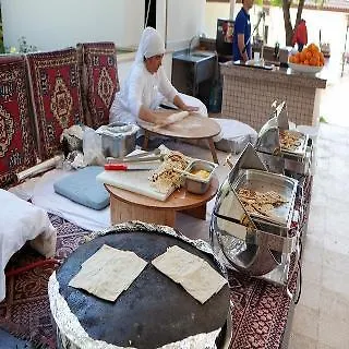 Pgs Kiris מלון